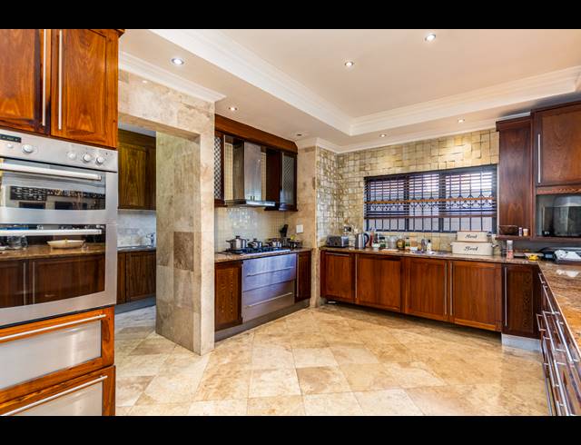 3 BEDROOM HOUSE TO LET IN WEST BEACH